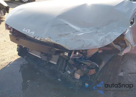 2025 Kia K4 Lxs z USA, uszkodzony, nr VIN 3KPFT4DE5SE174526